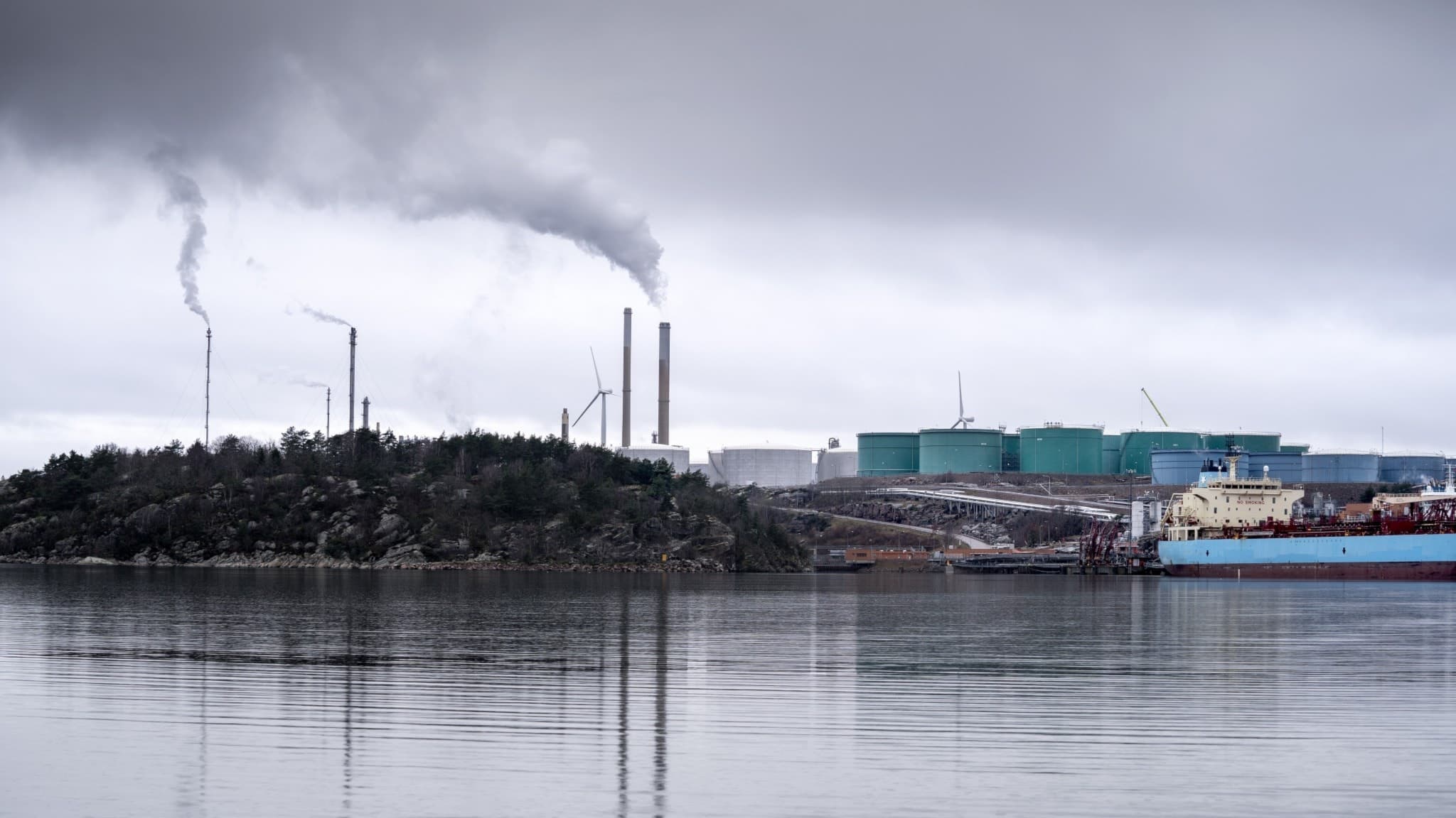 Preems oljeraffinaderi i Lysekil.