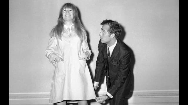 Popsångerskan Marianne Faithfull året hon hade en relation med The Hollies-medlemmen Allan Clarke. 