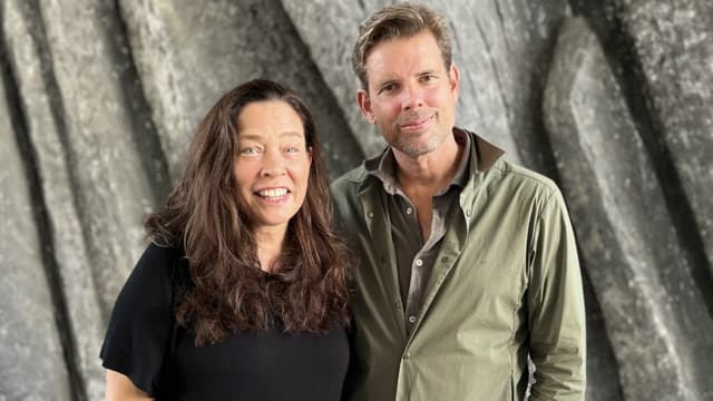 Marie Lundström intervjuar Alex Schulman om hans senaste roman 17 juni. 
