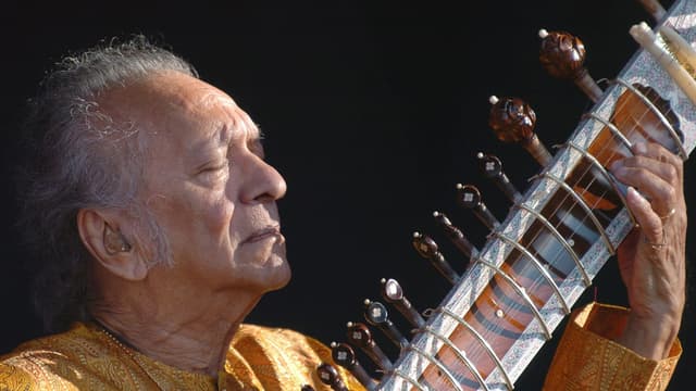 En raga med indiske Ravi Shankar hörs i veckans mix.