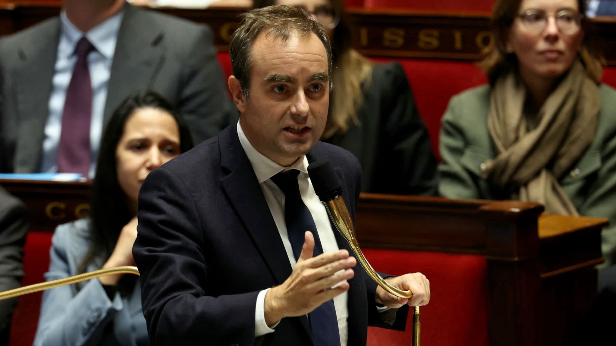 Sebastien Lecornu i det franska parlamentet.