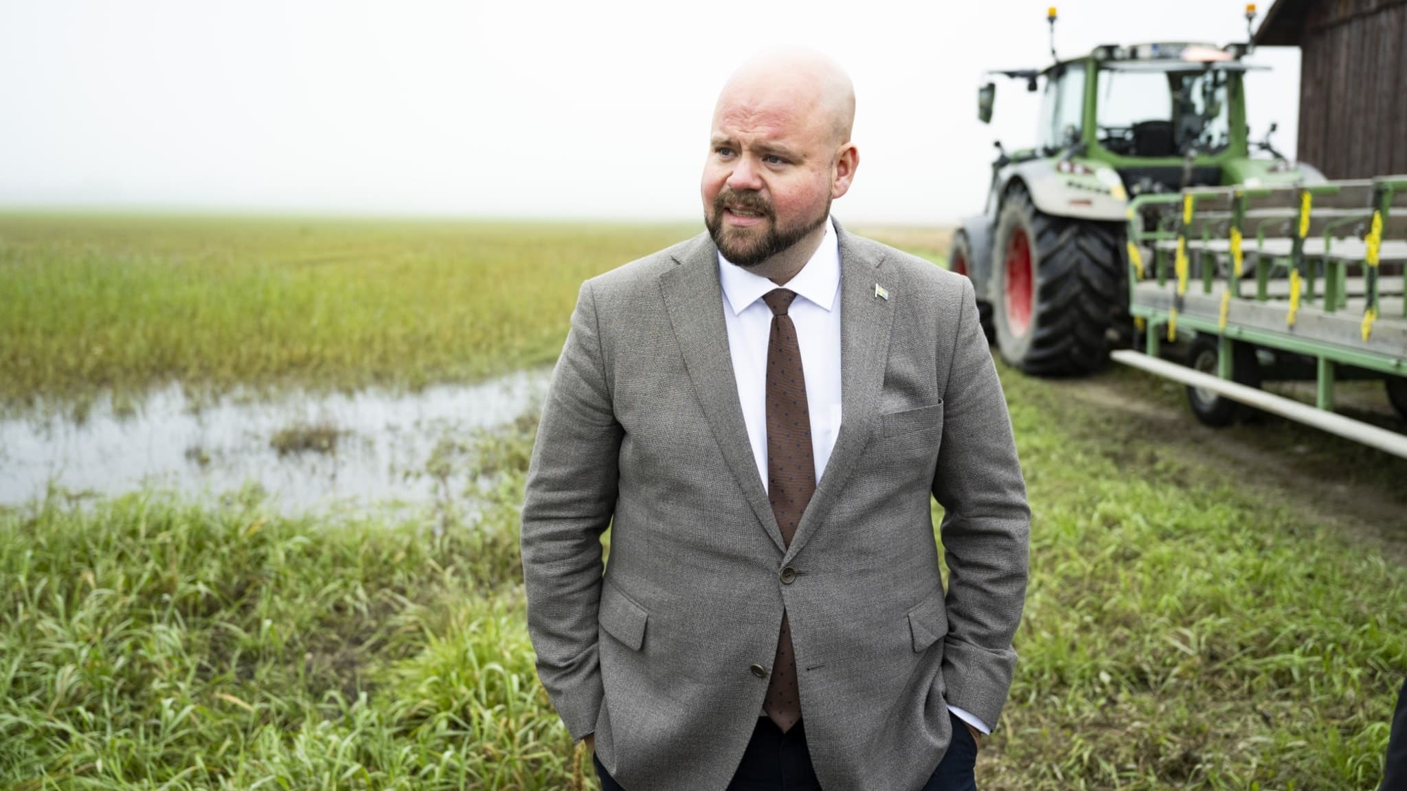 Landsbygdsminister Peter Kullgren vill fortsätta stödja diesel i jordbruket.