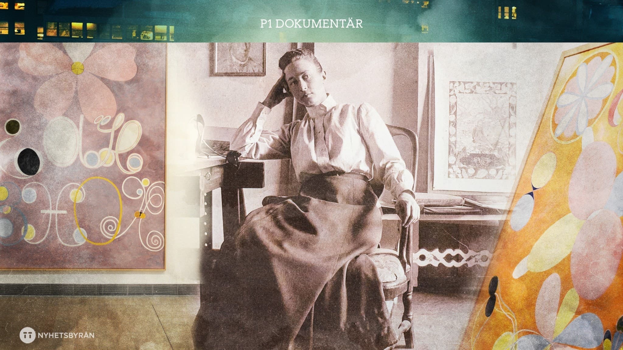 Ett kollage med en bild på Hilma af Klint i mitten, på båda sidor om henne syns hennes konst.