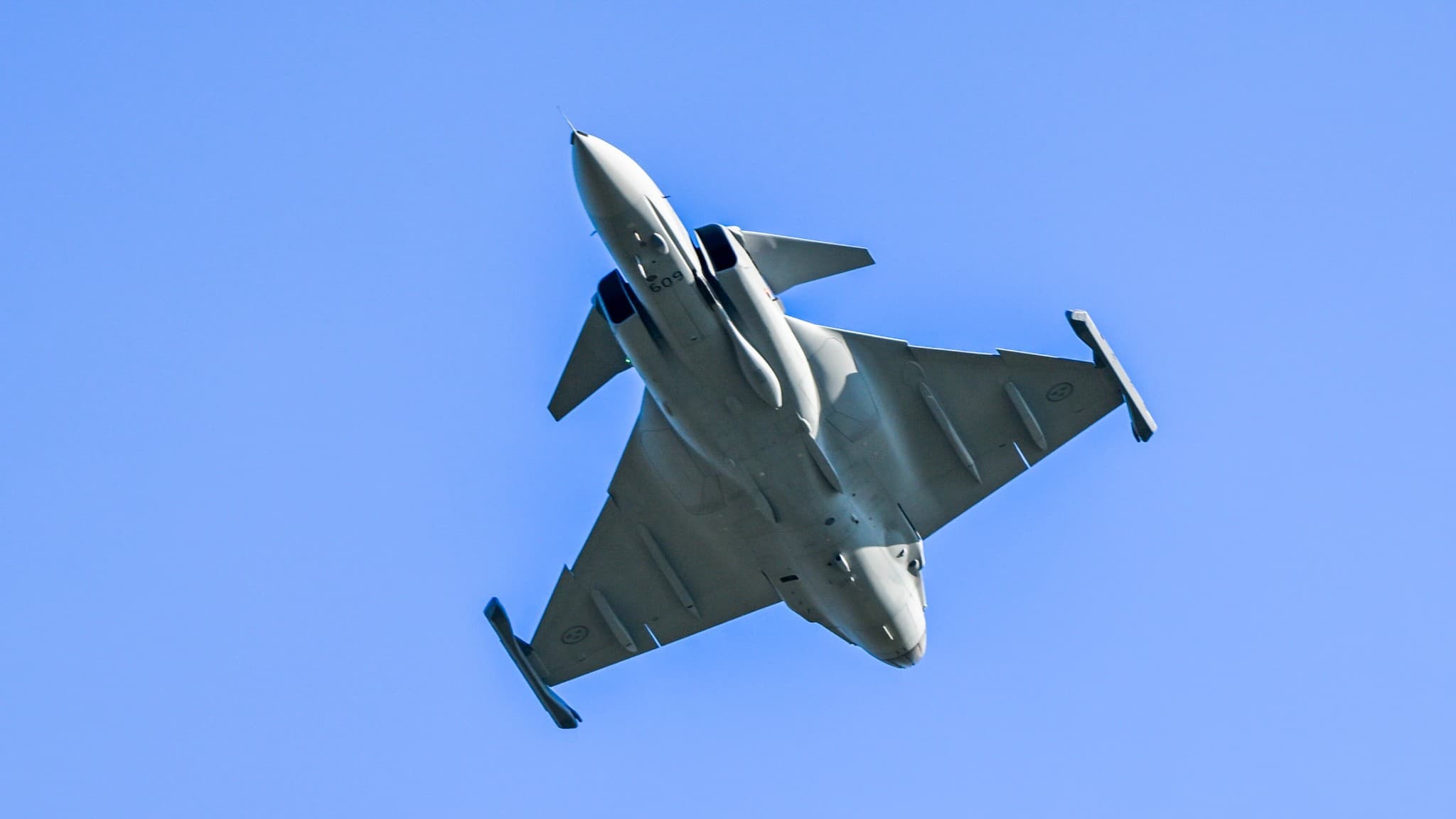 Ett flygplan av modellen JAS 39 Gripen E.