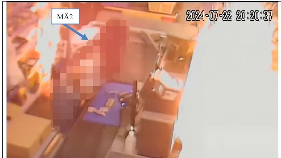 En explosion i en butik i Södertälje juli 2024. Polisen misstänker att ”Greken” varit involverad i brottsplanerna.